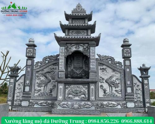 Lăng thờ đá 17